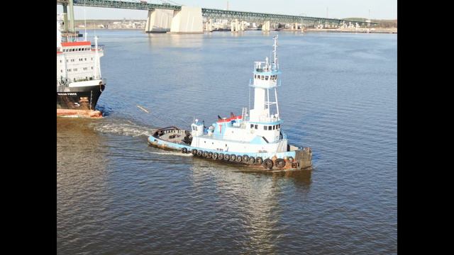 MV Ocean Force under tow 04/22/2022 смотреть онлайн