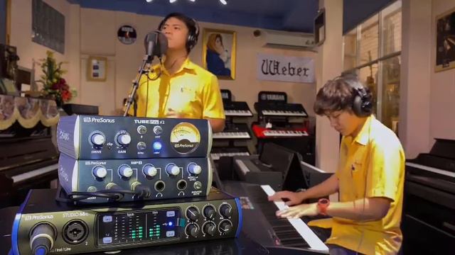 KORG XE20 - Gặp lại khi mùa hoa nở смотреть онлайн