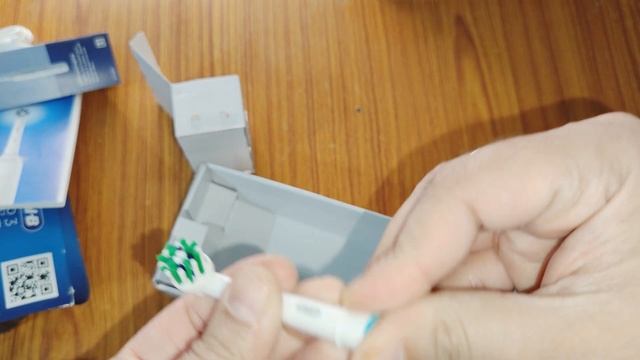 Oral B Pro 3 Electric Toothbrush / Oral B Pro 3 3000 Electric Toothbrush