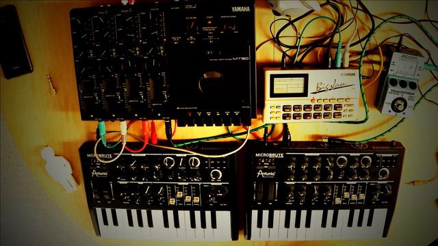 EBM inspired jam with Yamaha QY9 2x Microbrute Zoom MS70 yamaha MT50 as mixer смотреть онлайн