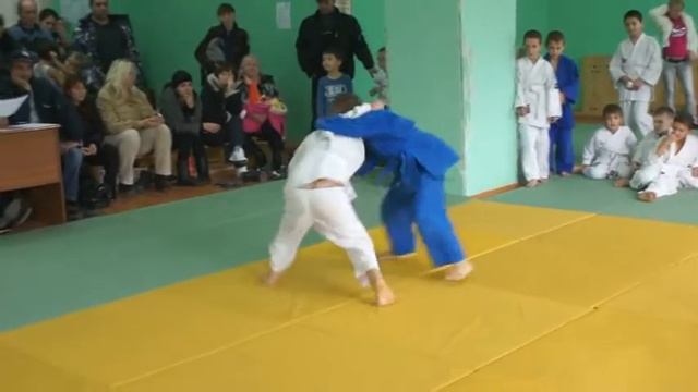 Чистый бросок Шепсинского дзюдоиста смотреть онлайн