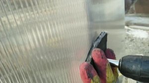 Как просверлить поликарбонат под термошайбу. Простой способ, крепления поликарбоната.