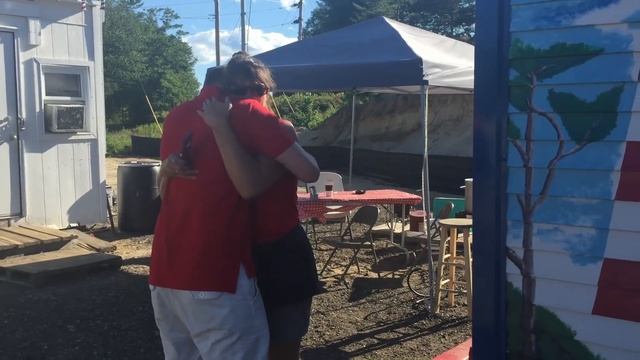 Sailor Surprises His Mom & Family. (MUST SEE) смотреть онлайн