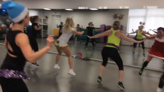 Новогодняя зумба смотреть онлайн