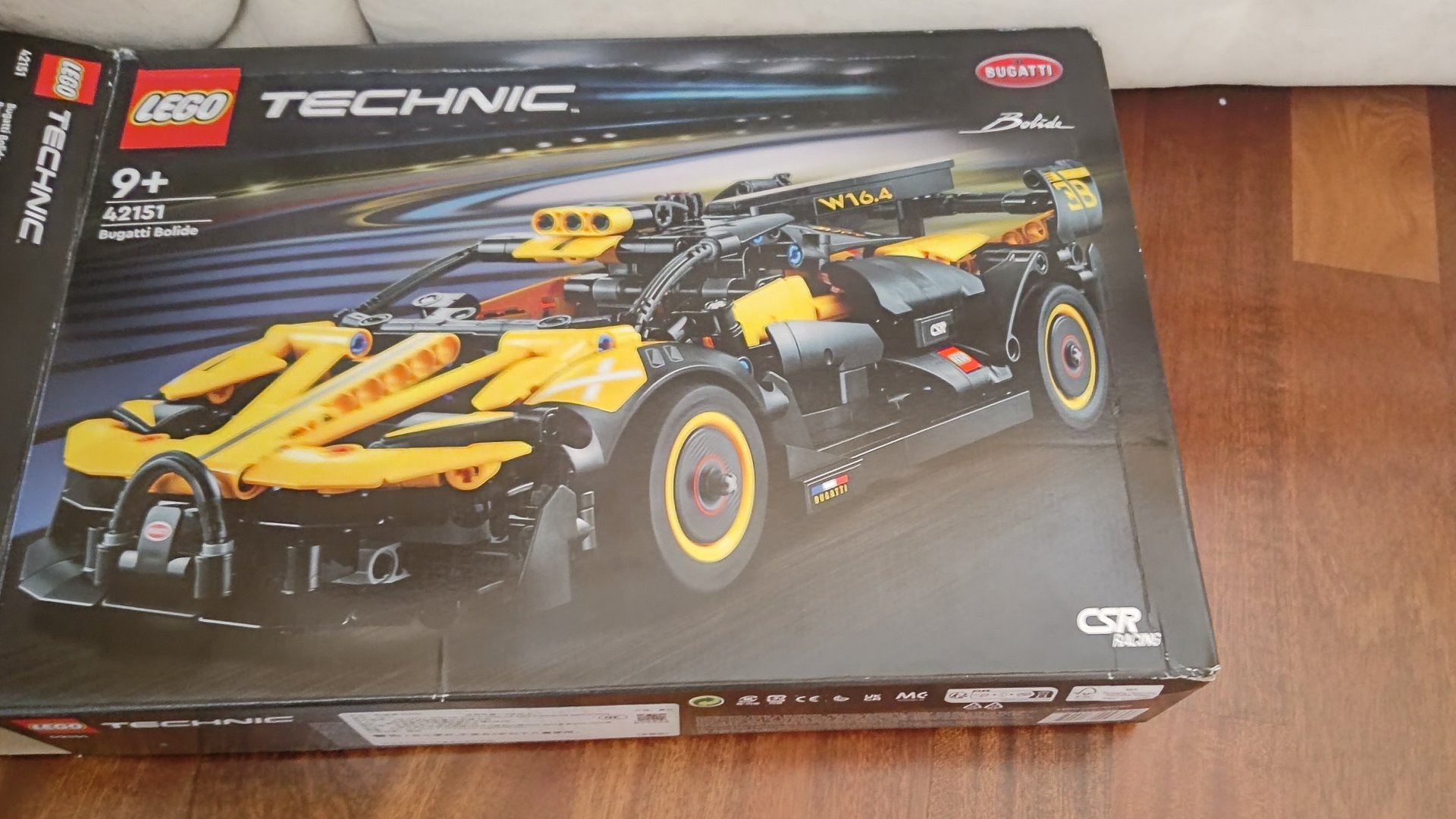 Распаковка Lego Bugatti часть 2