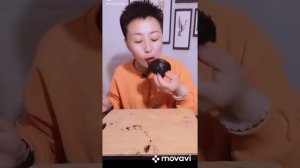 КИТАЙЦЫ ЕДЯТ НА КАМЕРУ!!! ????