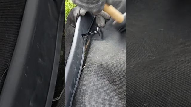 установка бордюрной ленты, крепление на пластиковые гвозди смотреть онлайн