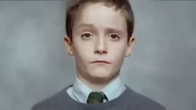 Танец бровей. Дети смешно двигают бровями смотреть онлайн