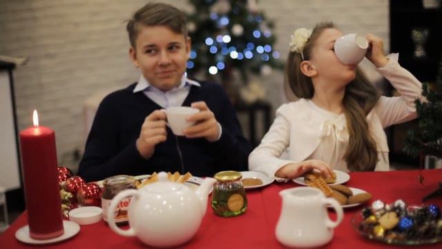 БРАТ И СЕСТРЕНКА смотреть онлайн