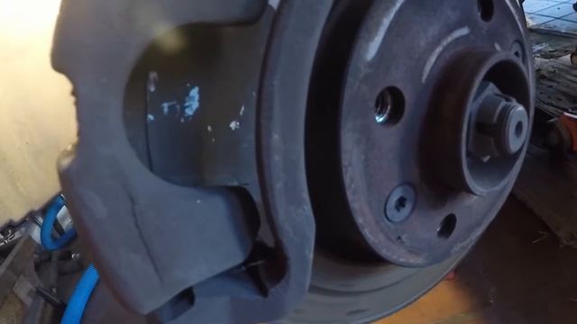 Como cambiar pastillas de freno Renault Clio!! смотреть онлайн