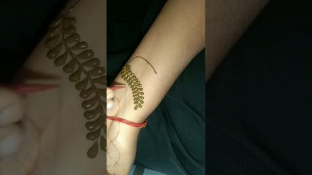 #mehanditattoo #U letter tattoo #alphabetmehandi #shorts #youtubeshorts #❤️✨ смотреть онлайн