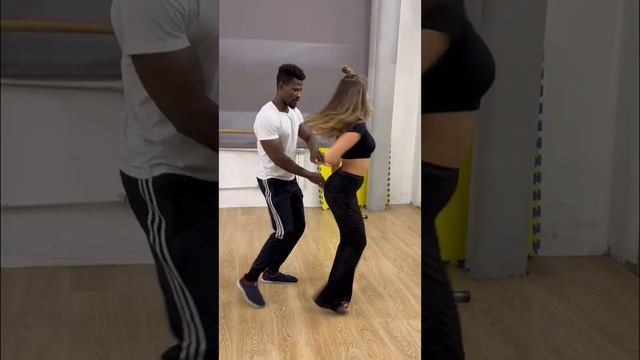 BACHATA SENSUAL | ELVIS STEPHEN -EXPERIENCE -LUDOVICO EINAUDI(DJ daeil Cha)#bachata #danielydesiree смотреть онлайн