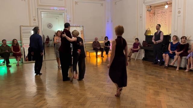 ТАНЕЦ ДР HERNAN BRUSA И НАТАЛЬЯ 1 ЧАСТЬ 30/10/22 смотреть онлайн