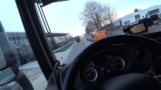 И как сюда заехать? Самые узкие ворота, что я видел. смотреть онлайн