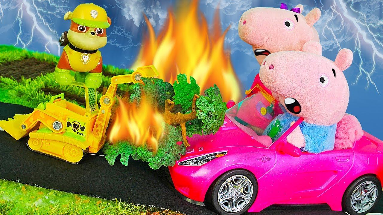 Свинка Пеппа и Джордж попали в грозу! Видео про игрушки для детей — приключения Свинки Пеппа смотреть онлайн