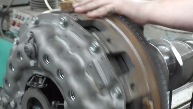 СМД для ЗИЛ. БАЛАНСИРОВКА КОЛЕНВАЛА С МАХОВИКОМ И СЦЕПЛЕНИЕМ. КПП КАМАЗ (УРАЛ-4320) смотреть онлайн