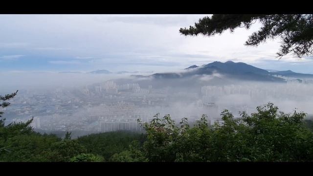 Beautiful sky view of Busan, South Korea (Dongseo University) смотреть онлайн