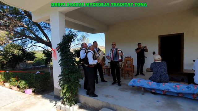 Grupi Sazeve Myzeqeja Bujar Pepa Klarinet Tom Bali Mecan Kashari Fizarmonike Peco Kola ne Defe смотреть онлайн