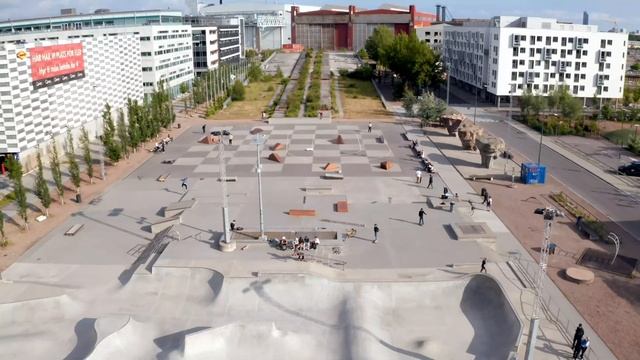 MALMO, Sweden (4K City Tour) Stunning Aerial, Drone, and Walking Tour 4K Footage смотреть онлайн