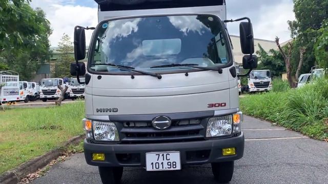 HINO 300 XZU720L-WKFTTW3 4х2 (БАЗА 3,87) - тентованный автомобиль 8 т., с кузовом МДМ АЛ 5,2х2,3х2,