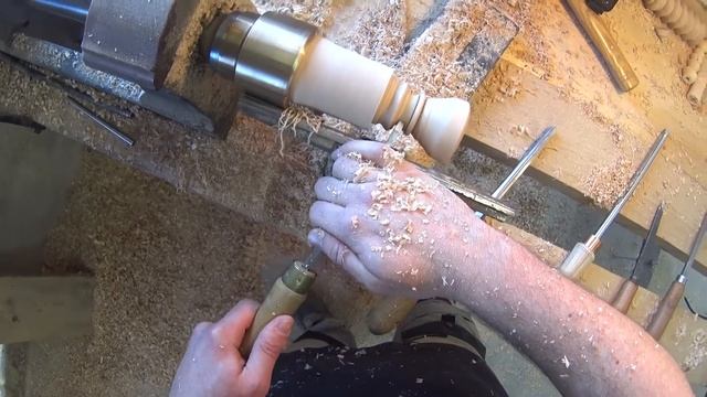 Tour à bois: Tournage d'un coquetier en vue à la première personne смотреть онлайн