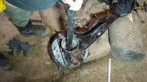 Замена задней ступицы Nissan Serena С24  c 2WD НА 4WD