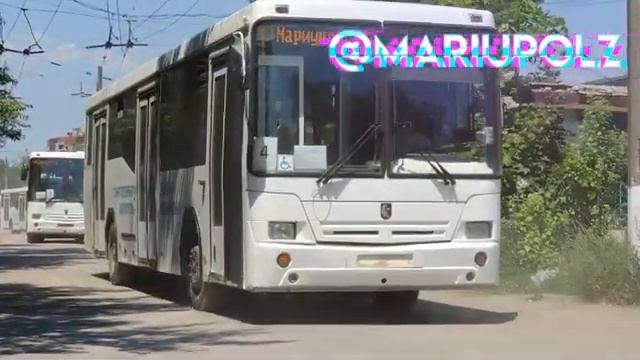 Сегодня еще десять автобусов из Санкт-Петербурга выехали на улицы Мариуполя смотреть онлайн