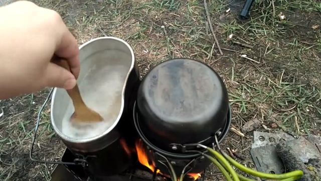 Осенние макароны по флотски в армейском котелке на холме смотреть онлайн