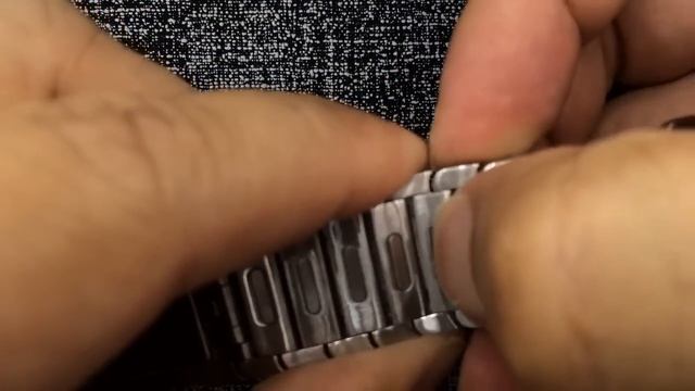 4th Generation with Detachable Link Bracelet Apple Watch Silver 42MM смотреть онлайн