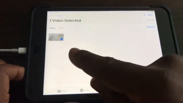 Apple Lightning to SD Card Camera Reader QUICK REVIEW смотреть онлайн