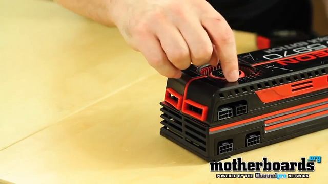 AMD RADEON HD 6990 vs 5970: First Look & Comparison (Sapphire & XFX) смотреть онлайн