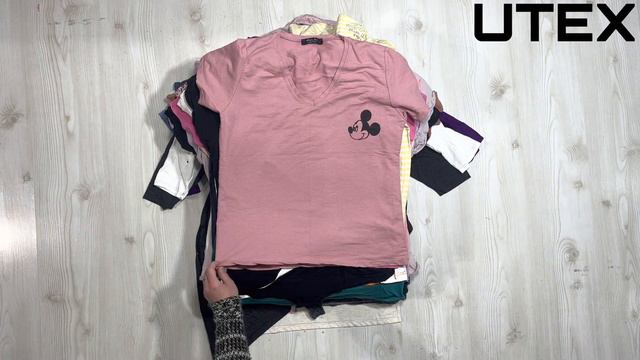 ❌ Футболки жіночі, молодіжні. Екстра + 1й сорт. 3,5€/кг ( 25 кг ) #1444 Секонд Хенд оптом UTEX смотреть онлайн