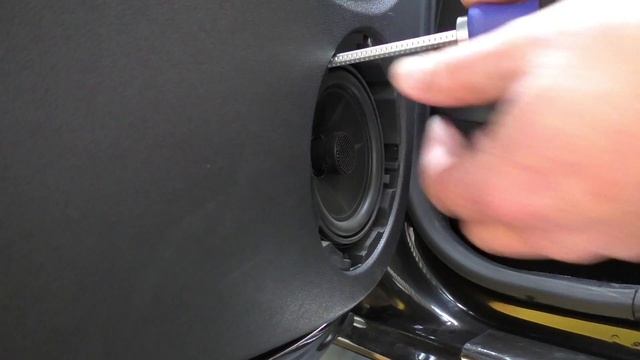Dacia Duster I Phase I und II Focal Music Drive IFR130-2 Renault Dacia Einbau Wechsel смотреть онлайн