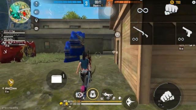 ELA SENTA TRAVANDO O PLUG 😈