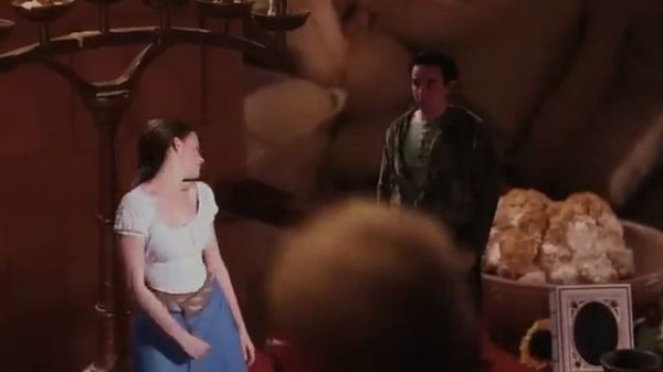 Anne Hathaway - Somebody To Love