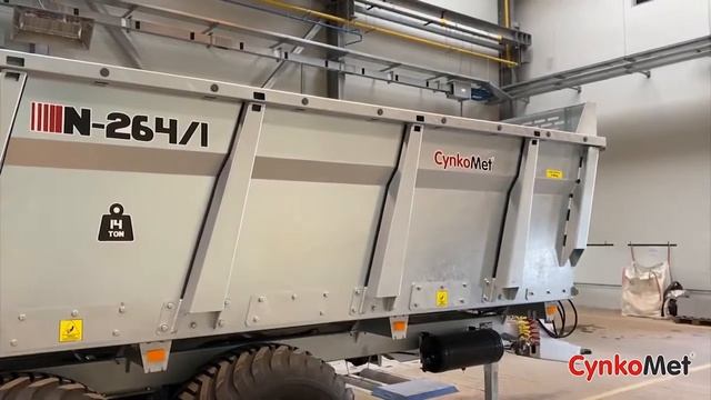 Разбрасыватель органических удобрений CYNKOMET N264 (12 тонн) смотреть онлайн