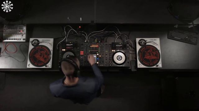 Dj BiLL@Reactor Radio смотреть онлайн