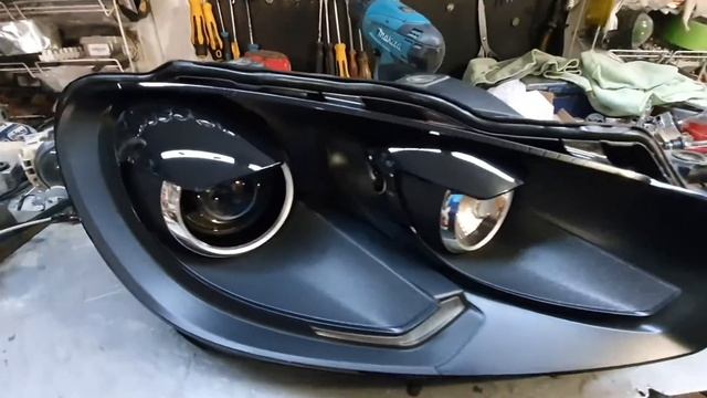 Volkswagen Golf R. Замена штатных биксеноновых линз на двухчиповые линзы BI-LED Bengal Tiger F40 смотреть онлайн