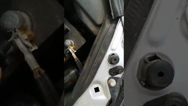 Измерения напряжения на запущенном двигателе. Renault Symbol смотреть онлайн