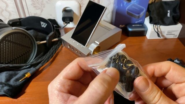 Распаковка Astell Kern PATHFINDER c Fiio BTR-7 смотреть онлайн