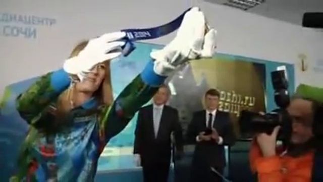 В Сочи Представили Олимпийские Медали смотреть онлайн