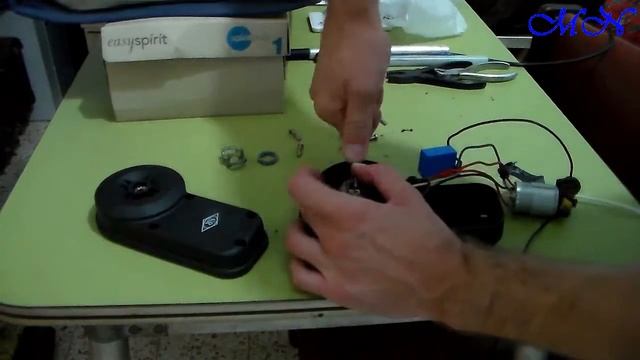 Внутренности штуковины с барахолочки смотреть онлайн