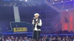 Ваня Дмитриенко читает свои стихи