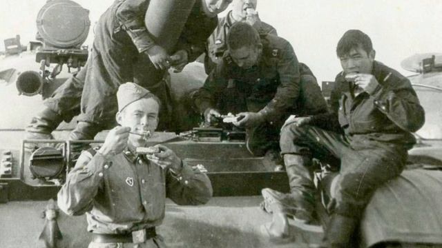 ГСВГ. Разбросало по свету друзей (находим свои гарнизоны, однополчан) смотреть онлайн