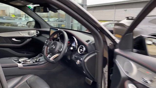Redline: Mercedes-Benz GLC43 V6 AMG (Premium Plus) G-Tronic 4MATIC (s/s) 5dr - KF18 EUU смотреть онлайн