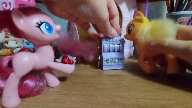 Сериал развлечения Пинки пай😄