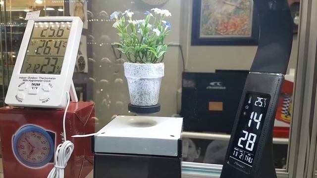 Ливитрон (летающая подставка) и супер часы!!! смотреть онлайн