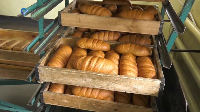 НА СУОЯРВСКОМ ХЛЕБОЗАВОДЕ ЗАДУМАЛИ ОСВОИТЬ НОВЫЙ ПРОДУКТ – ЗАМОРОЖЕННЫЕ КАЛИТКИ смотреть онлайн