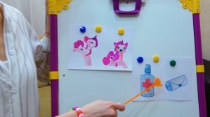 Ева играет в доктора для детей. Pretend Play Doctor for kids