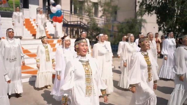 Центр танцевального фитнеса Марины Кузьминой. Флешмоб ко дню Народных художественных промыслов. смотреть онлайн